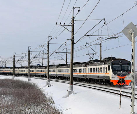 Поезд сбил трёх человек на западе Москвы‍