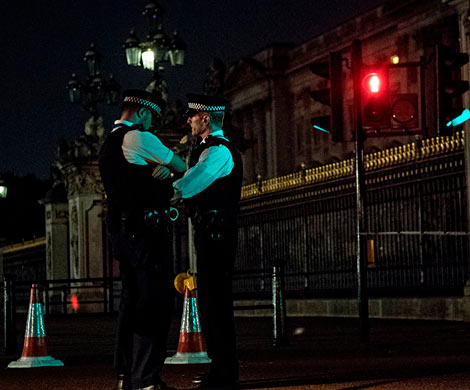 Полиция Лондона взорвала подозрительный автомобиль у Букингемского дворца‍
