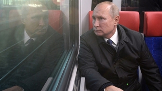 Политолог Дмитрий Орешкин: «Путин устал и понемногу теряет связь с реальностью» Политолог Дмитрий Орешкин: «Путин устал и понемногу теряет связь с реальностью»