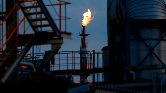 Попутный нефтяной газ останется без налога Попутный нефтяной газ останется без налога