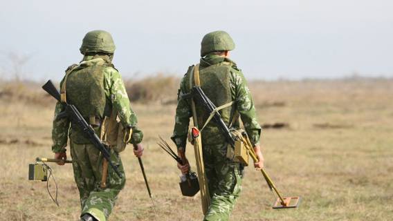 Правительство Центральноафриканской республики чествует российских инструкторов за поддержку в борьбе с террористами Правительство Центральноафриканской республики чествует российских инструкторов за поддержку в борьбе с террористами