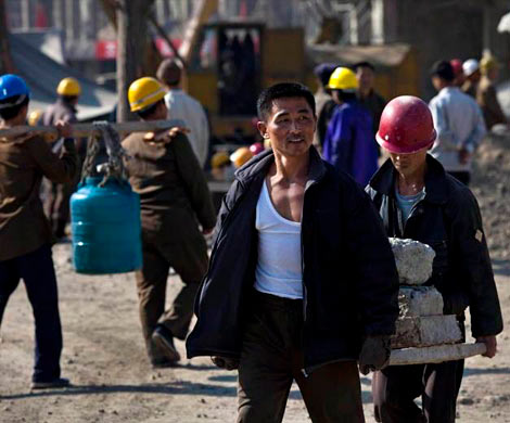 Правительство Приморья просит не выдворять северокорейских рабочих