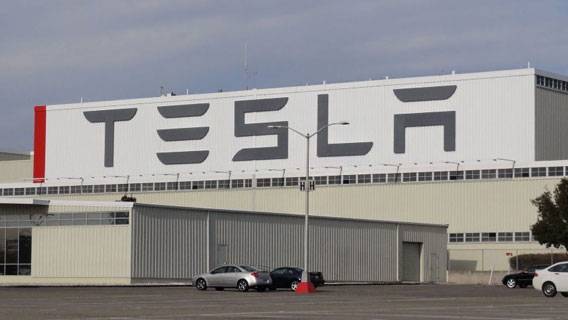 Правозащитные группы раскритиковали Tesla за открытие автосалона в Синьцзяне