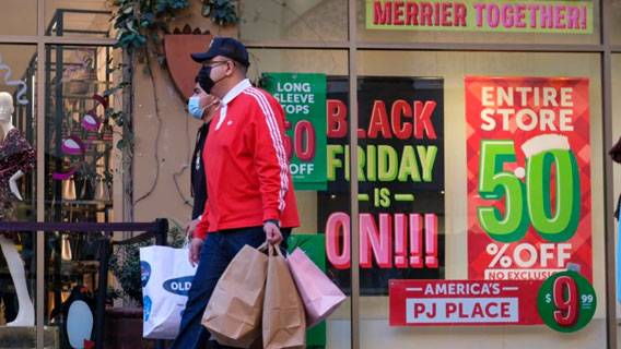 Продажи в розничных магазинах США заметно выросли из-за «Черной пятницы