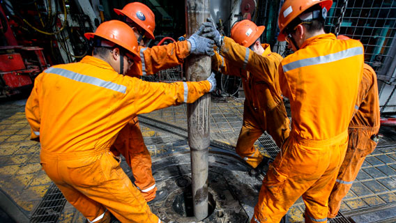 Производители сланцевой нефти в США продолжают терять выручку, несмотря на сокращение расходов Производители сланцевой нефти в США продолжают терять выручку, несмотря на сокращение расходов