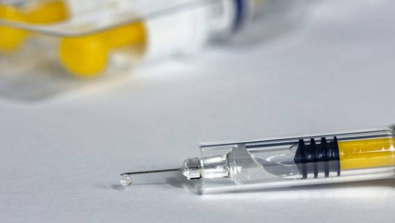 Прорыв в области вакцинирования произошел благодаря Брекситу, заявили британские министры