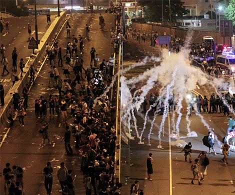 Противостояние демонстрантов и полиции в Гонконге усилилось