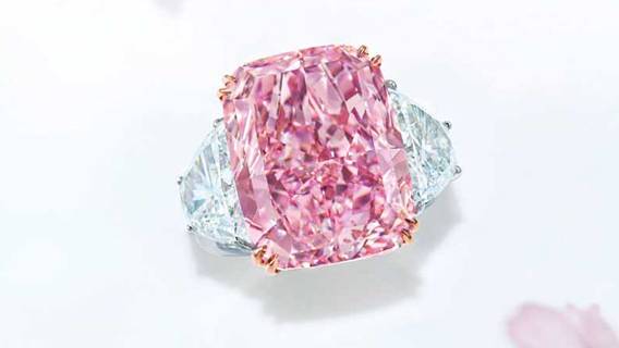 Пурпурно-розовый бриллиант был продан аукционным домом Christie’s за рекордную сумму свыше $29 млн