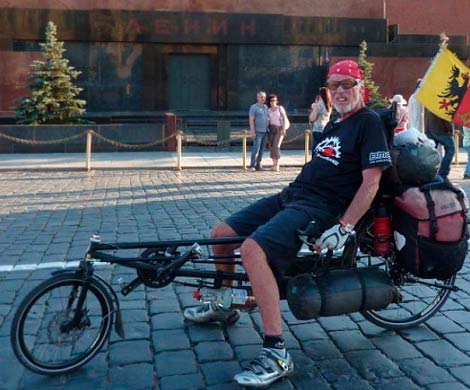 Путешественник-велосипедист, объехав более 60 стран, был сбит насмерть в России