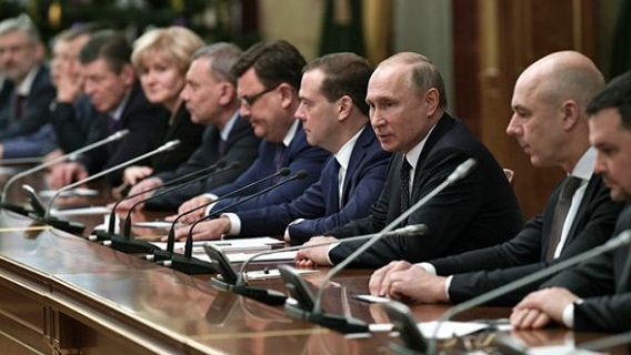 Путин попросит олигархов поделиться: в сети напомнили о словах экс-главы ФСБ Путин попросит олигархов поделиться: в сети напомнили о словах экс-главы ФСБ