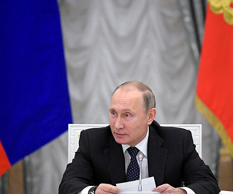 Путин поручил изучить применение закона об иноагентах