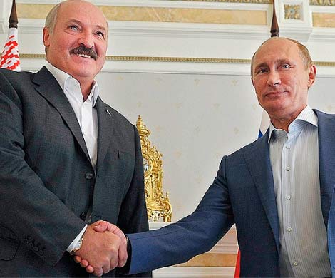 Путин поздравил Лукашенко с 60-летием и наградил орденом Александра Невского 