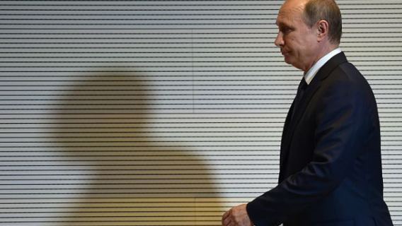 Разговоры об уходе Путина не случайны: политолог рассказал о борьбе за власть в Кремле Разговоры об уходе Путина не случайны: политолог рассказал о борьбе за власть в Кремле