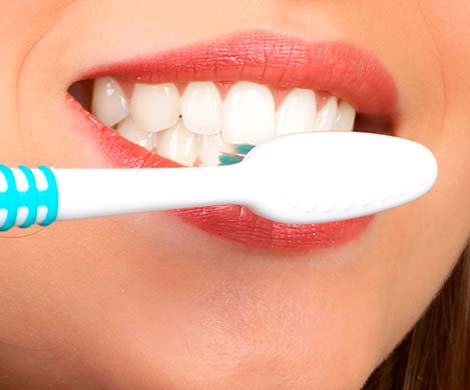 Регулярная чистка зубов защищает от сердечных заболеваний