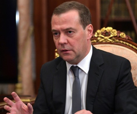 Россиян насторожит: Медведев хочет изменить критерий оценки бедности