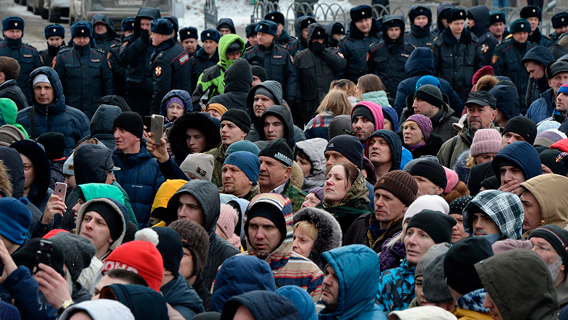 Россияне митингуют по 5 раз в день Россияне митингуют по 5 раз в день
