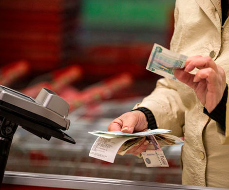 Россияне смогут снимать деньги с карт на кассах магазинов‍