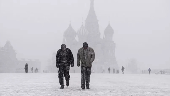 Россию накроют несколько волн холода: теплая зима может смениться сильным морозом Россию накроют несколько волн холода: теплая зима может смениться сильным морозом