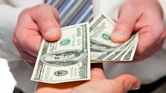 Руководство компаний в США повышает зарплаты в середине года, чтобы удержать сотрудников в условиях ускорения инфляции Руководство компаний в США повышает зарплаты в середине года, чтобы удержать сотрудников в условиях ускорения инфляции