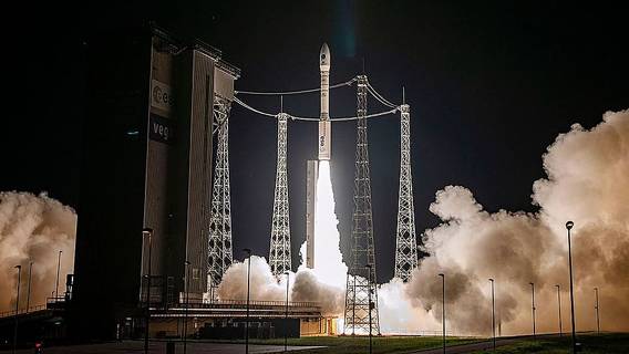 С космодрома Куру во Французской Гвиане стартовала ракета-носитель Vega С космодрома Куру во Французской Гвиане стартовала ракета-носитель Vega