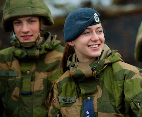 С нового года норвежским женщинам придется служить в армии