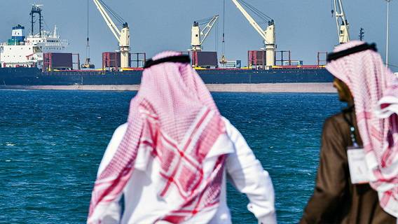 Саудовская Аравия хочет продавать нефть по $100 за баррель, что создает новую проблему для Джо Байдена