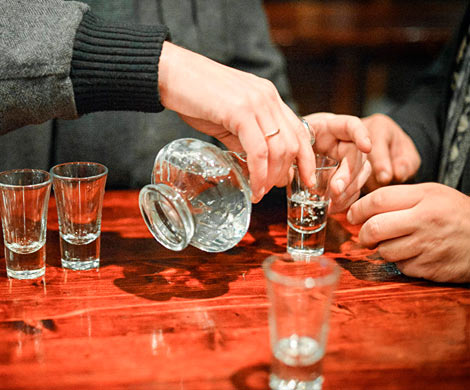 Сахалин и Подмосковье вошли в число самых пьющих регионов 