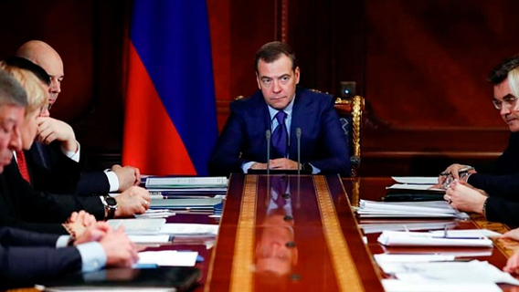 Счетная палата поставила правительству Медведева неуд Счетная палата поставила правительству Медведева неуд