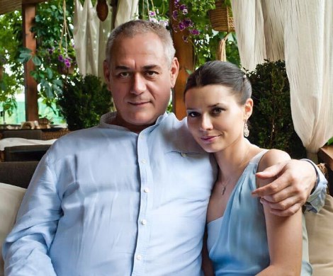Сергея Доренко могли отравить: дочери умершего журналиста обвиняют вторую жену