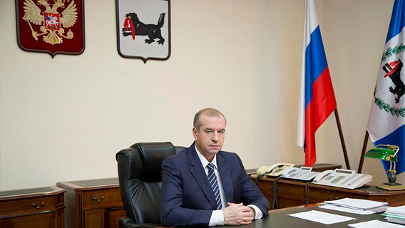 Сергея Левченко держат на коротком паводке Сергея Левченко держат на коротком паводке