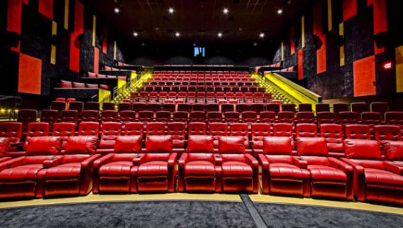 Сеть кинотеатров AMC позволит американцам покупать билеты за биткоины