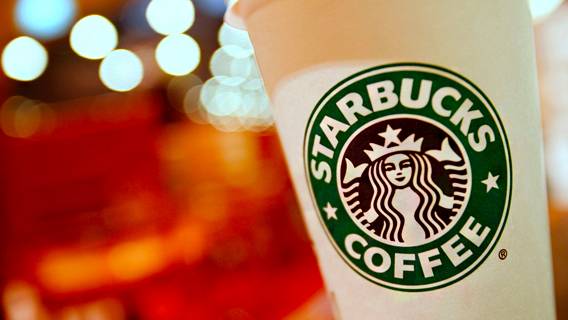 Сеть Starbucks заявила, что «глубоко потрясена» сообщениями об использовании просроченных ингредиентов 