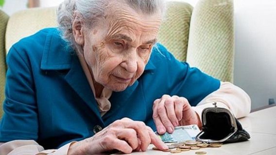 Штрафы для пенсионеров: выживающих российских стариков решили наказать за «жадность»