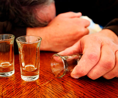 Скворцова назвала алкоголь главной причиной смертности мужчин в РФ