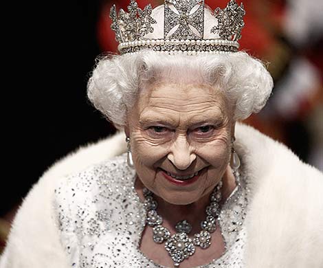 СМИ: Елизавета II намерена передать престол Уильяму