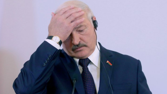 СМИ: Окружение Лукашенко тайно договаривается с Кремлем о бегстве в Россию