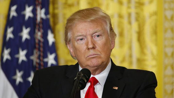 Согласно новым опросам, рейтинг одобрения Трампа сильно упал Согласно новым опросам, рейтинг одобрения Трампа сильно упал