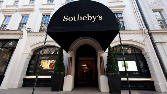 Sotheby’s может столкнуться с коллективным иском из-за нарушения прав сотрудников
