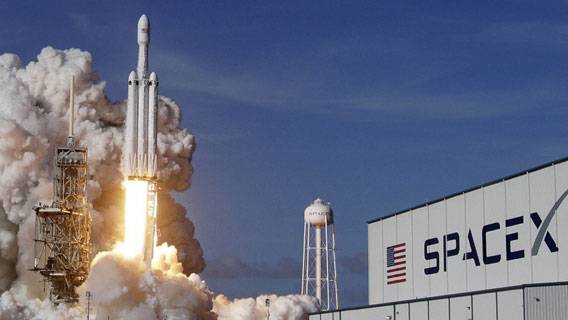 SpaceX Илона Маска выиграла контракт с Пентагоном на производство спутников для отслеживания ракет