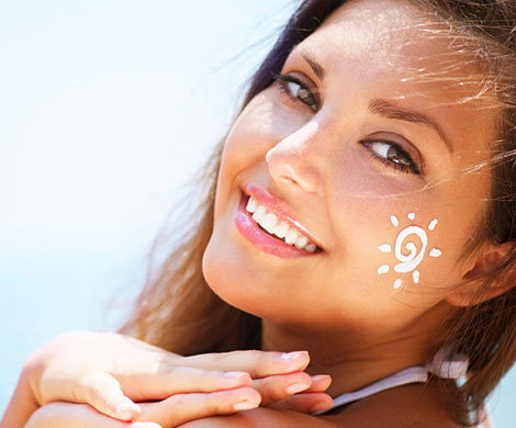 Специалисты рассказали, как защищать кожу от солнца натуральными маслами