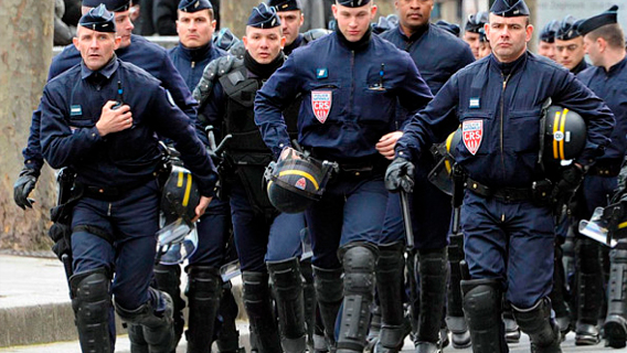 Специальный отряд полиции Франции вышел на «забастовку» против пенсионной реформы 