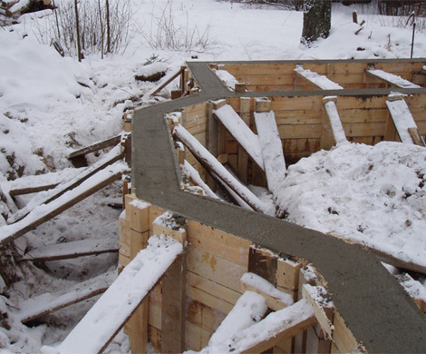 Строительство ленточного фундамента зимой