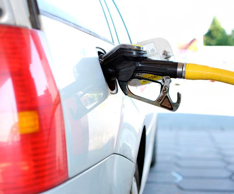 Средняя цена бензина перевалила отметку в 40 рублей за литр‍