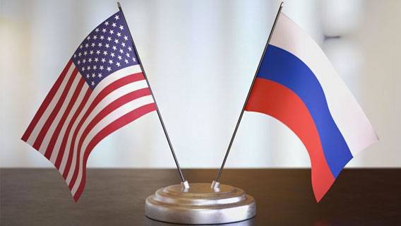 США и Россия готовятся к переговорам по Украине, в то время как Москва наращивает войска