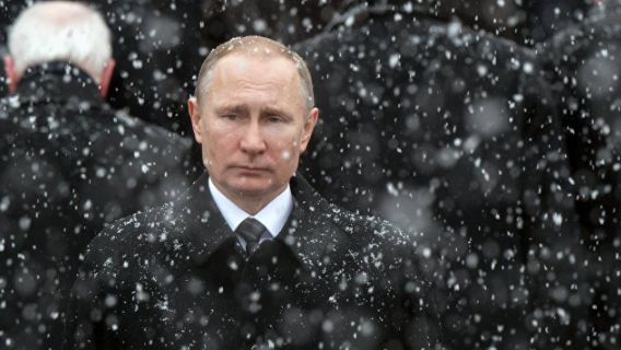 Станислав Белковский: Путин несет бремя власти, но оно ему не в охоту