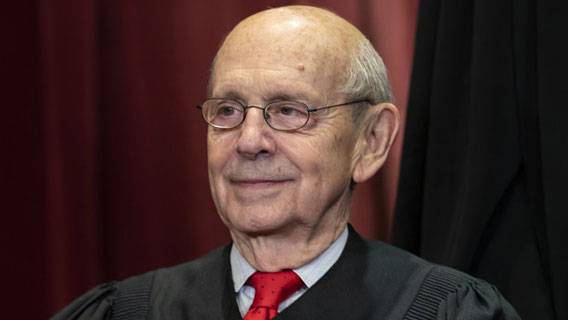 Старейший член Верховного суда США собирается уйти в отставку в этом году