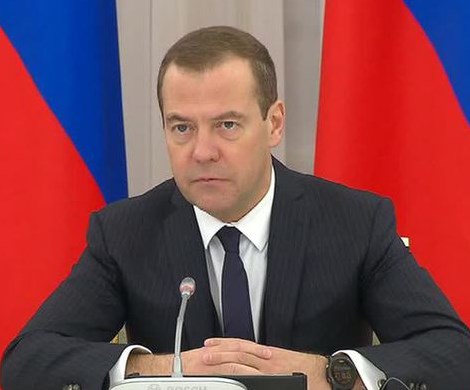 Терпеть еще долго: Медведев принес россиянам плохие вести