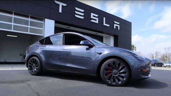 Tesla начала поставки собираемого в Китае кроссовера Model Y Tesla начала поставки собираемого в Китае кроссовера Model Y