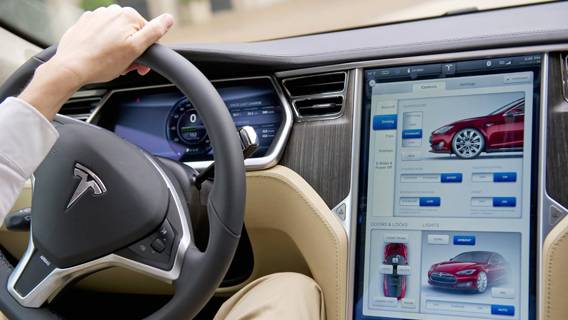 Tesla отзовет 36126 автомобилей Model S и X в Китае из-за неисправности сенсорного экрана