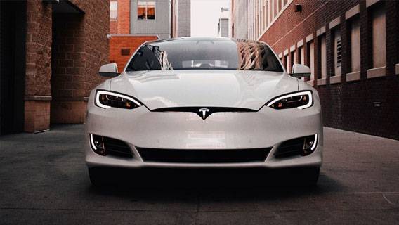 Tesla повышает цены на автомобили из-за роста затрат 